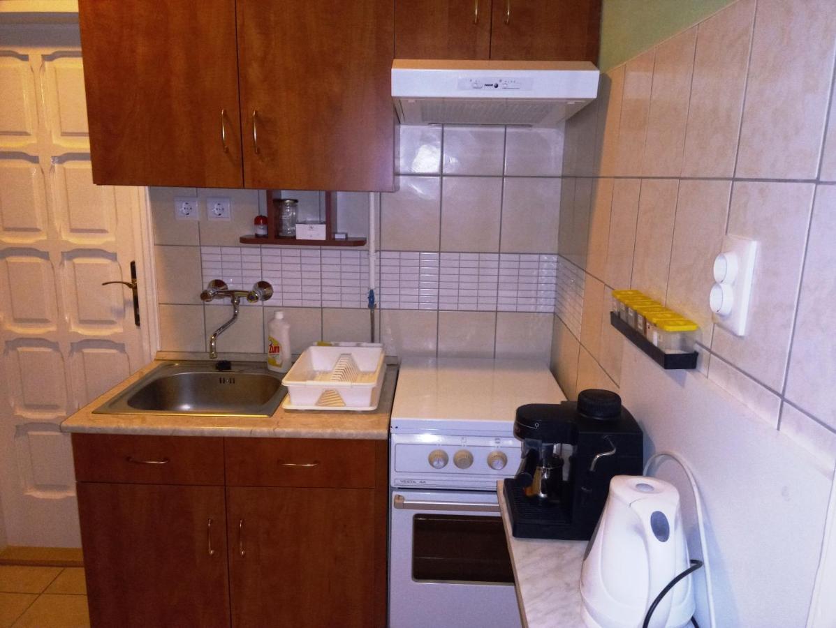 Szivarvany Apartman Gyula Eksteriør billede