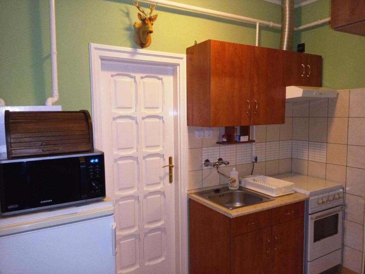 Szivarvany Apartman Gyula Eksteriør billede